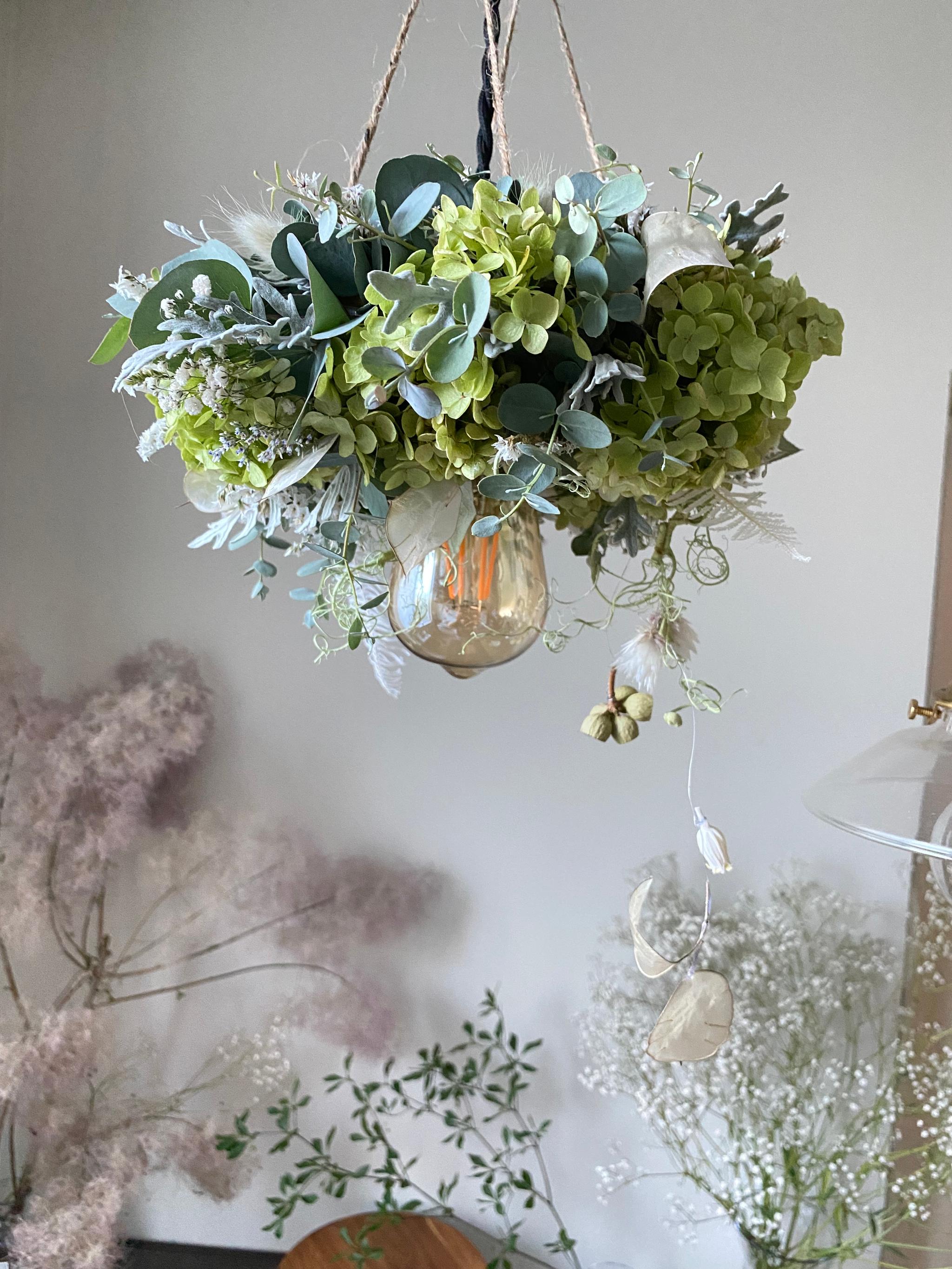 夏のフライングリース　空にふんわり浮かぶ、アナベルユーカリリース　Summer Flying Green Wreath | 4枚目