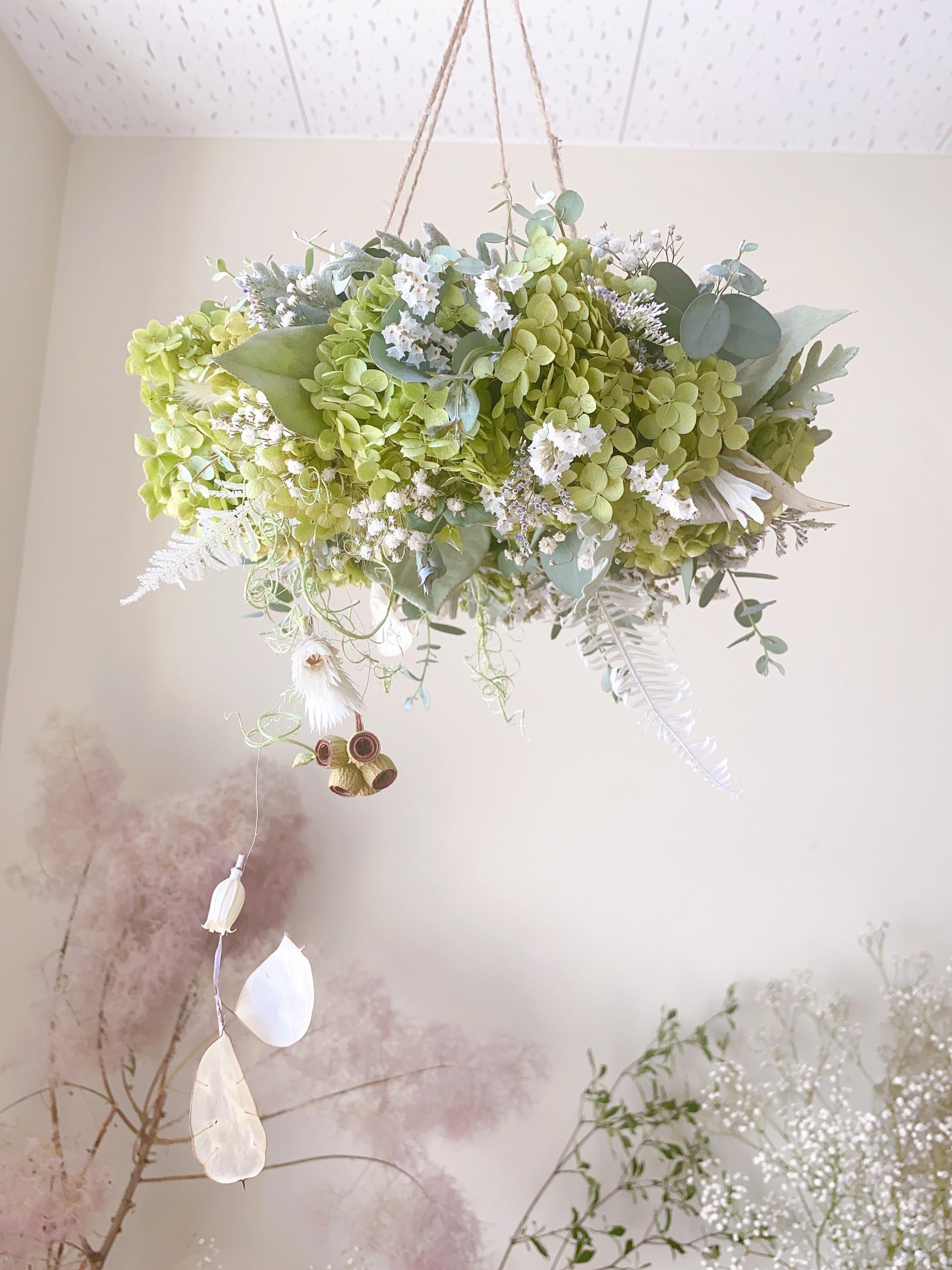 夏のフライングリース　空にふんわり浮かぶ、アナベルユーカリリース　Summer Flying Green Wreath | 5枚目